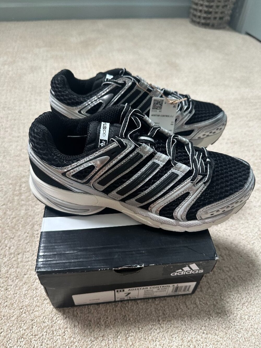 Adidas Adistar Control 5 J 7Y Women’s 8.5 Black Metallic Silver NIB KI8733